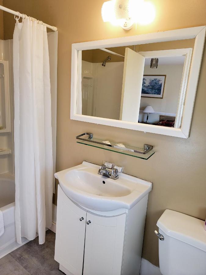 Gateway Motel Gananoque Eksteriør billede