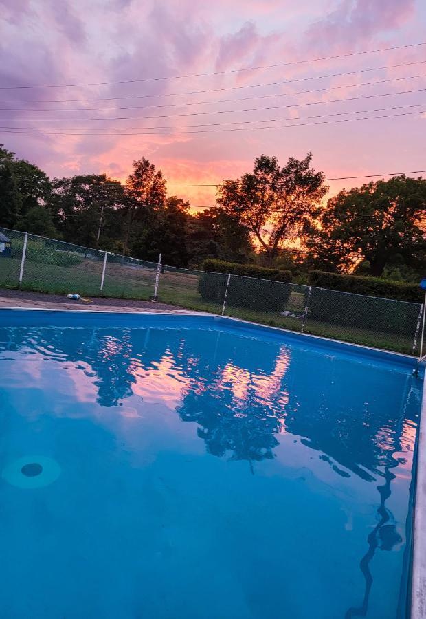 Gateway Motel Gananoque Eksteriør billede